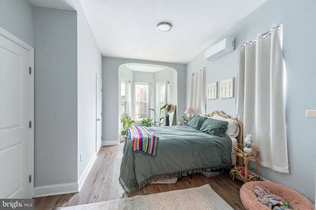 2037 MOUNT VERNON STREET, Philadelphia, PA 19130