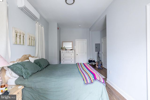2037 MOUNT VERNON STREET, Philadelphia, PA 19130