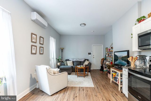 2037 MOUNT VERNON STREET, Philadelphia, PA 19130