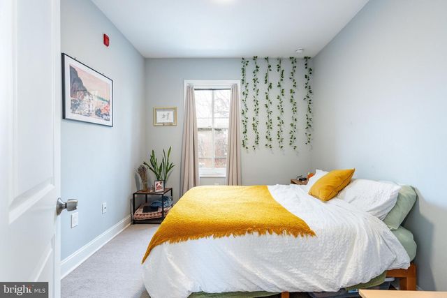 2037 MOUNT VERNON STREET, Philadelphia, PA 19130