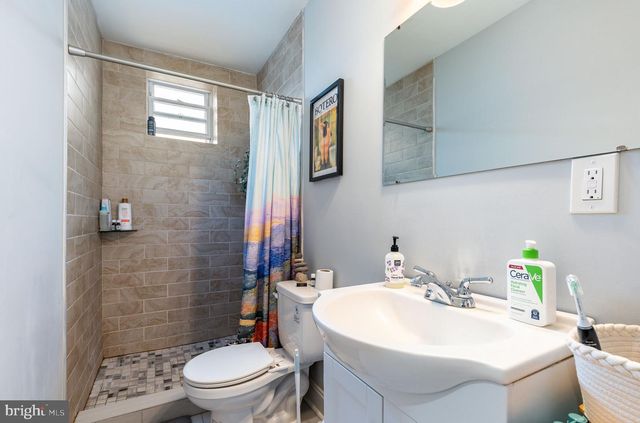 2037 MOUNT VERNON STREET, Philadelphia, PA 19130