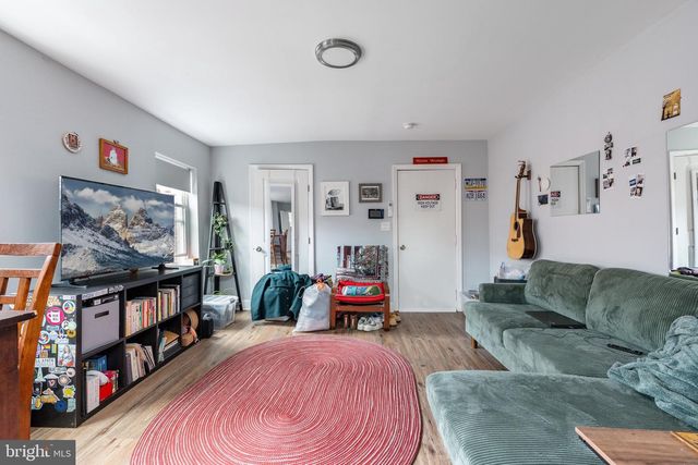 2037 MOUNT VERNON STREET, Philadelphia, PA 19130