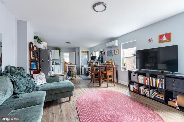 2037 MOUNT VERNON STREET, Philadelphia, PA 19130