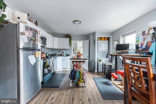 2037 MOUNT VERNON STREET, Philadelphia, PA 19130