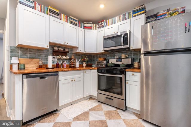 2037 MOUNT VERNON STREET, Philadelphia, PA 19130