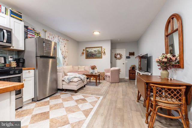 2037 MOUNT VERNON STREET, Philadelphia, PA 19130