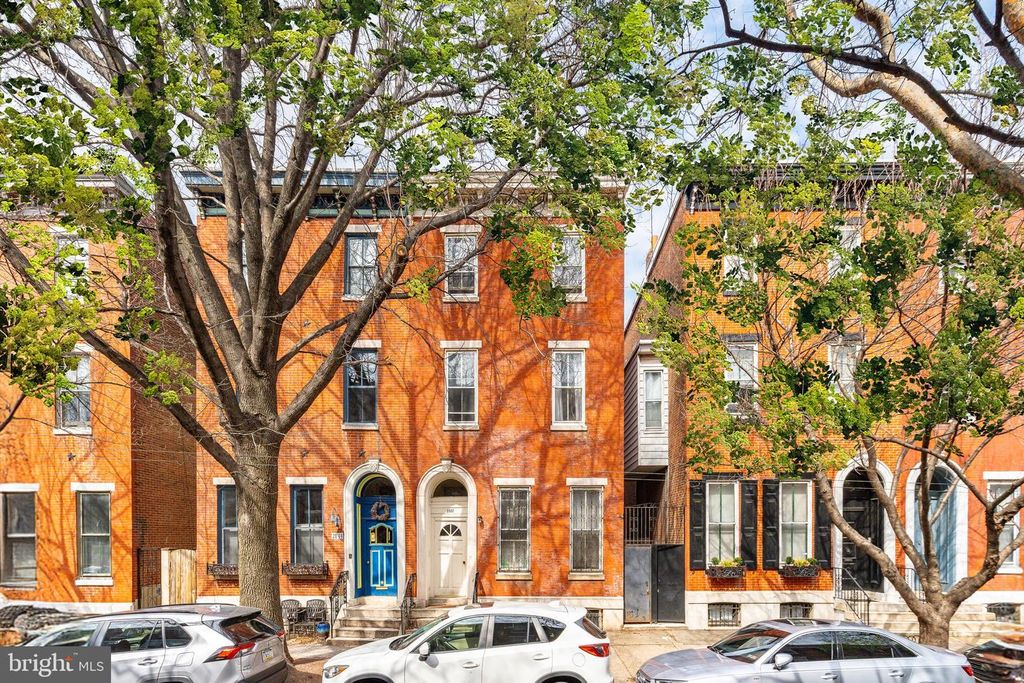2037 MOUNT VERNON STREET, Philadelphia, PA 19130