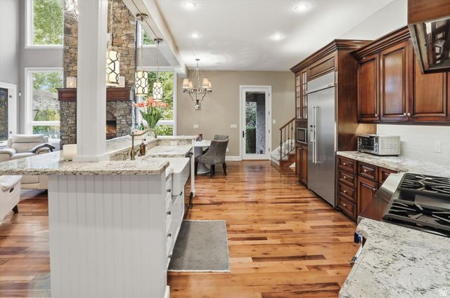 963 E OLD ENGLISH RD, Draper, UT 84020