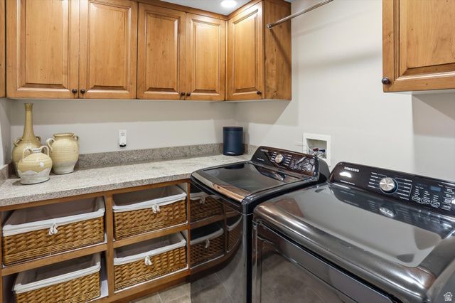 963 E OLD ENGLISH RD, Draper, UT 84020