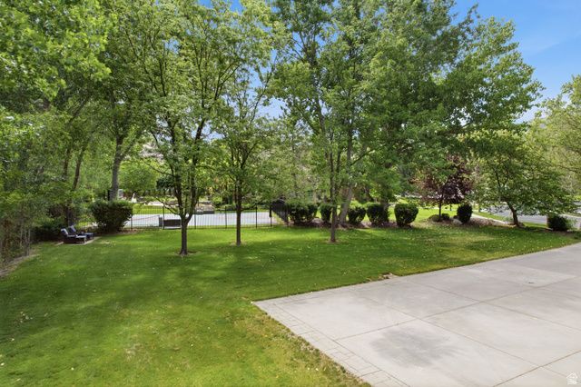 963 E OLD ENGLISH RD, Draper, UT 84020
