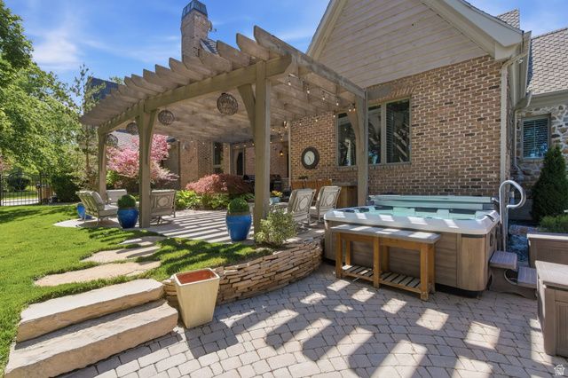 963 E OLD ENGLISH RD, Draper, UT 84020