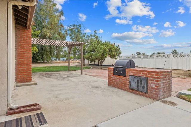 1714 N Blythe, Fresno, CA 93722