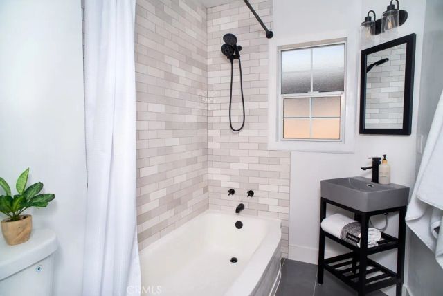 6640 Farmdale Avenue, North Hollywood, CA 91606