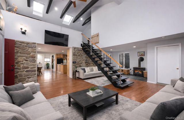 27 Spice Hill Road, Croton-on-hudson, NY 10520