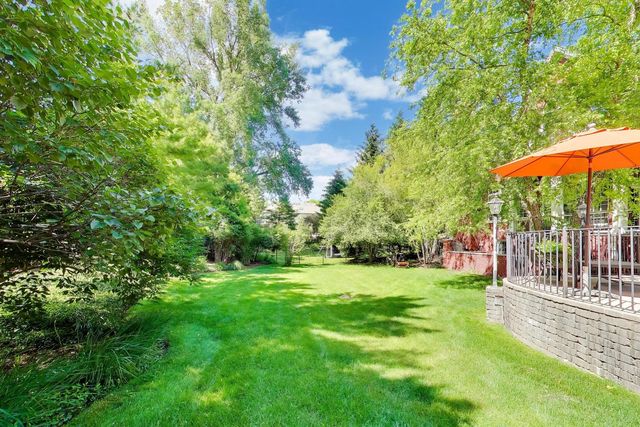 1106 Astor Place, Glencoe, IL 60022