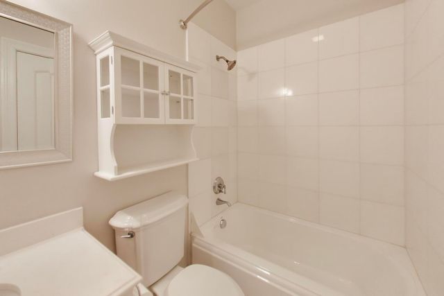 1106 Astor Place, Glencoe, IL 60022