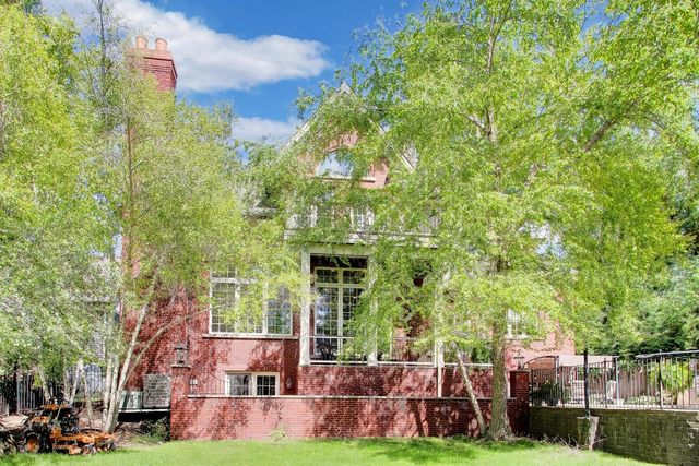 1106 Astor Place, Glencoe, IL 60022