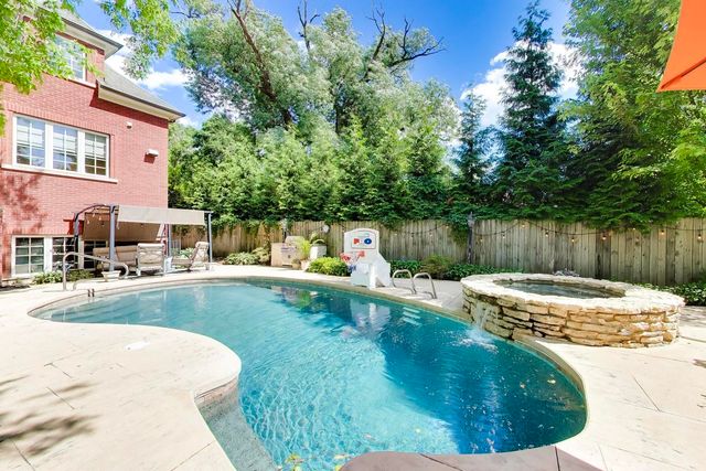 1106 Astor Place, Glencoe, IL 60022