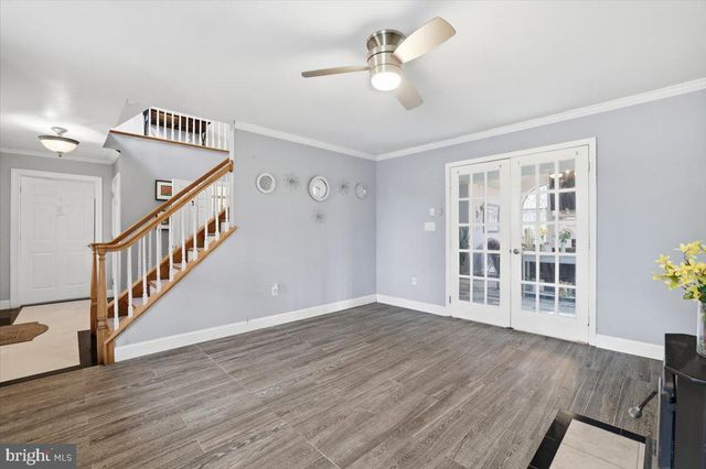 9 HICKORY DR, East Stroudsburg, PA 18301
