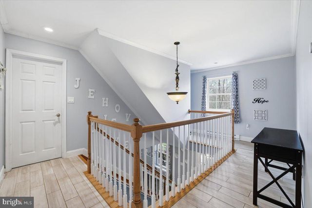 9 HICKORY DR, East Stroudsburg, PA 18301