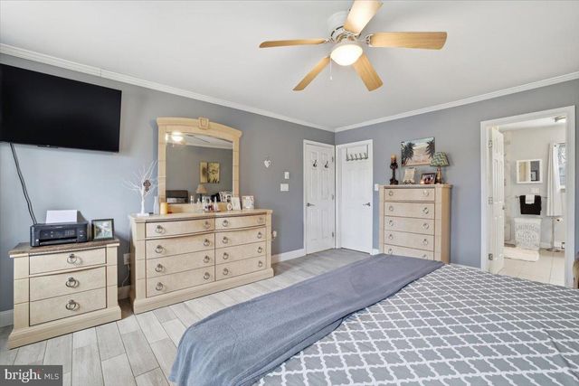 9 HICKORY DR, East Stroudsburg, PA 18301