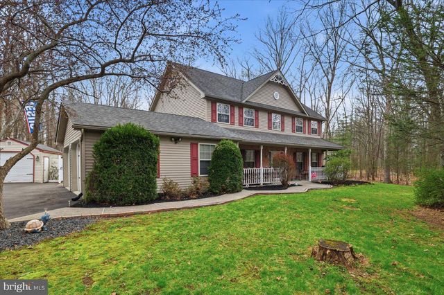 9 HICKORY DR, East Stroudsburg, PA 18301