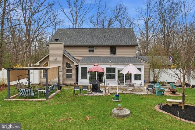 9 HICKORY DR, East Stroudsburg, PA 18301