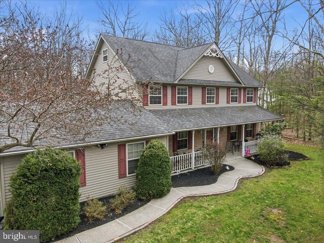 9 HICKORY DR, East Stroudsburg, PA 18301