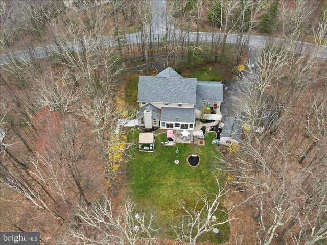 9 HICKORY DR, East Stroudsburg, PA 18301