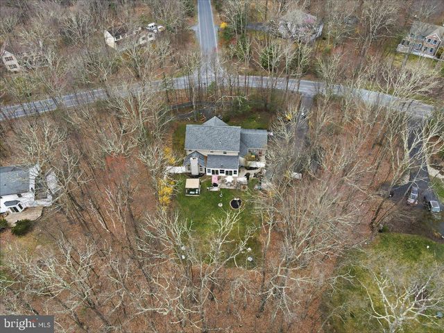 9 HICKORY DR, East Stroudsburg, PA 18301