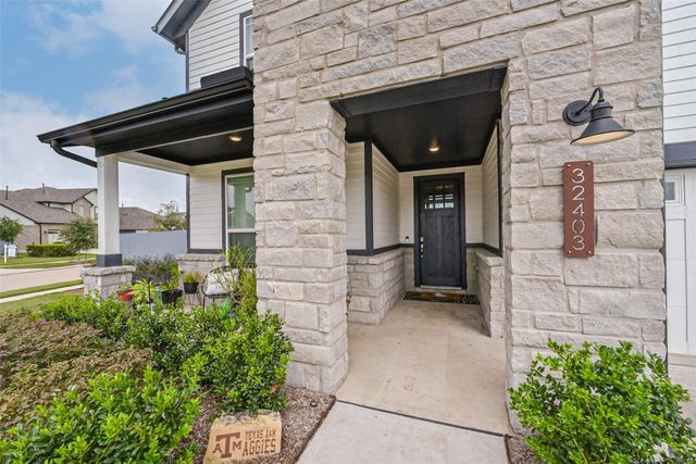 32403 Clouser Crawdad Court, Fulshear, TX 77441