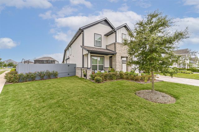 32403 Clouser Crawdad Court, Fulshear, TX 77441