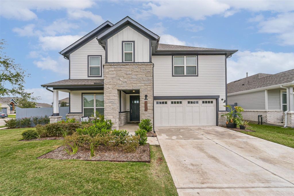 32403 Clouser Crawdad Court, Fulshear, TX 77441