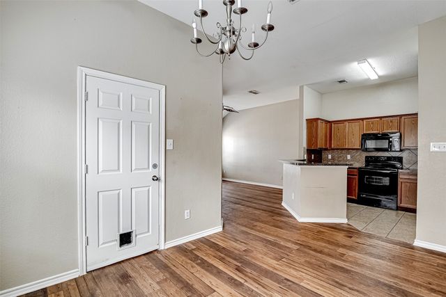 824 Walnut Street, Burleson, TX 76028