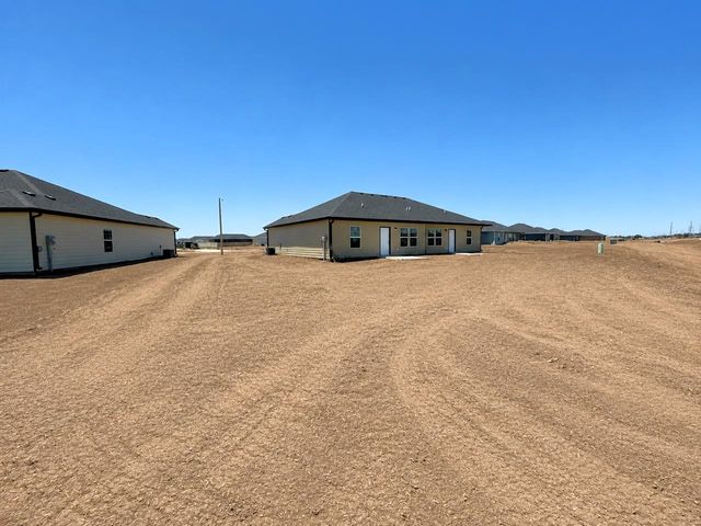 1237 Fountain Dr, Salina, KS 67401