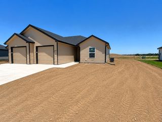 1237 Fountain Dr, Salina, KS 67401