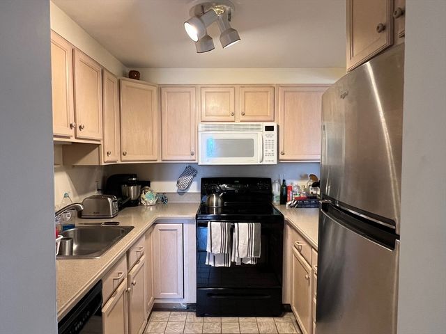 170 Gore Street 412, Cambridge, MA 02141