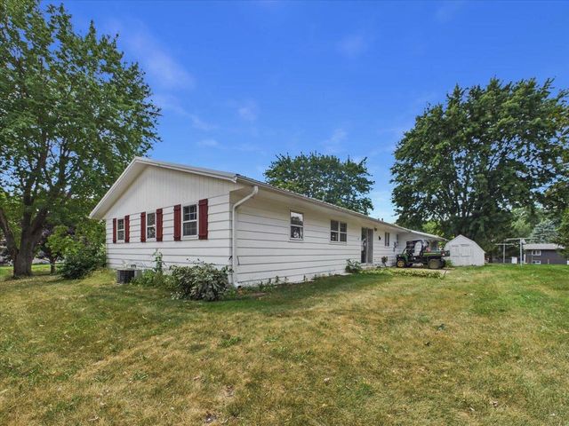 105 Holman Road, Deerfield, WI 53531