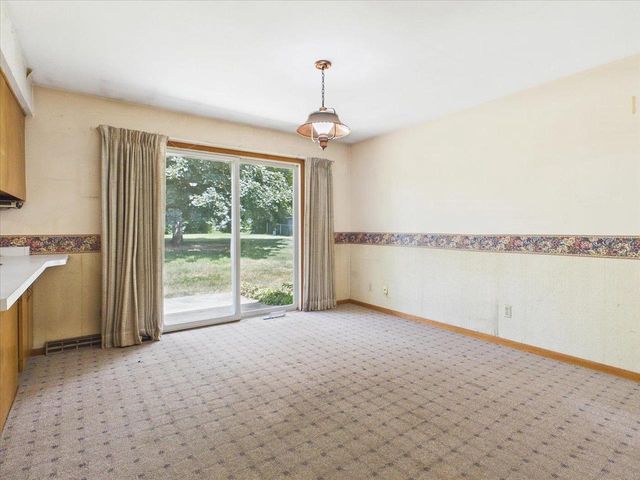 105 Holman Road, Deerfield, WI 53531