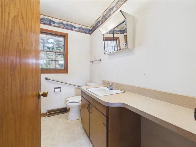 105 Holman Road, Deerfield, WI 53531