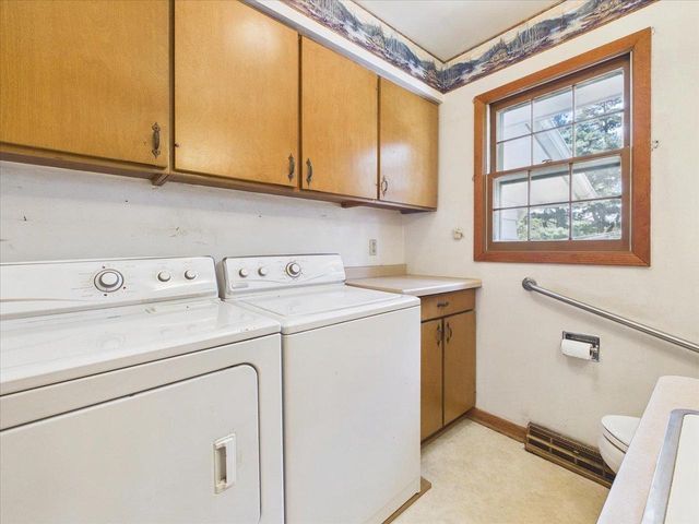 105 Holman Road, Deerfield, WI 53531
