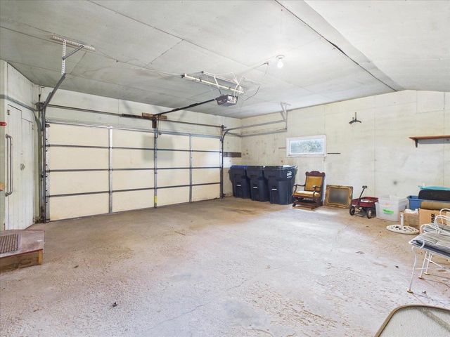 105 Holman Road, Deerfield, WI 53531