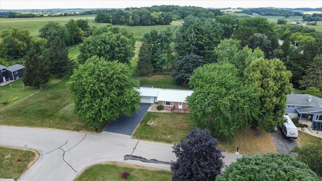 105 Holman Road, Deerfield, WI 53531