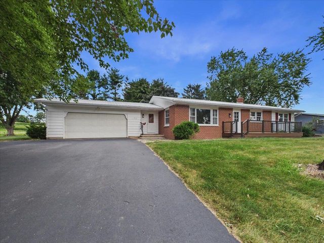 105 Holman Road, Deerfield, WI 53531