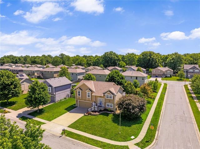 597 S Pine Street, Gardner, KS 66030