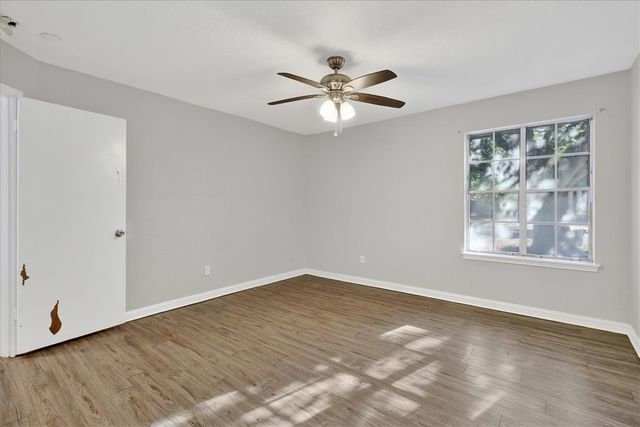 5713 Crest Pebble Dr, Corpus Christi, TX 78415