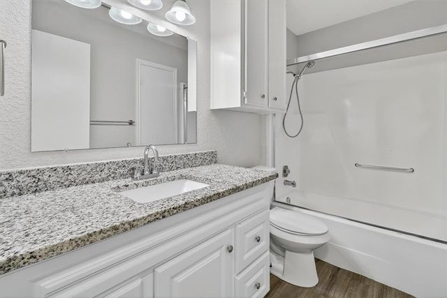 5713 Crest Pebble Dr, Corpus Christi, TX 78415