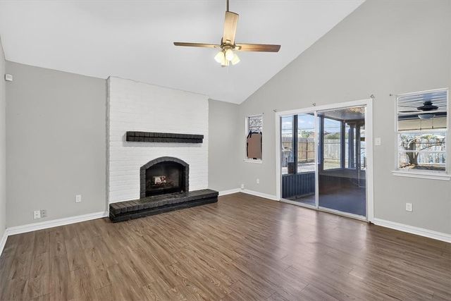 5713 Crest Pebble Dr, Corpus Christi, TX 78415