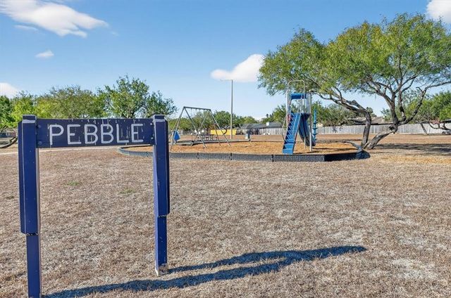 5713 Crest Pebble Dr, Corpus Christi, TX 78415