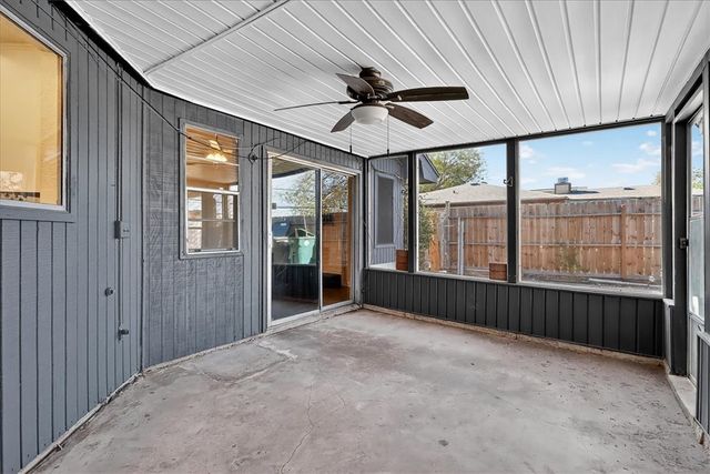 5713 Crest Pebble Dr, Corpus Christi, TX 78415